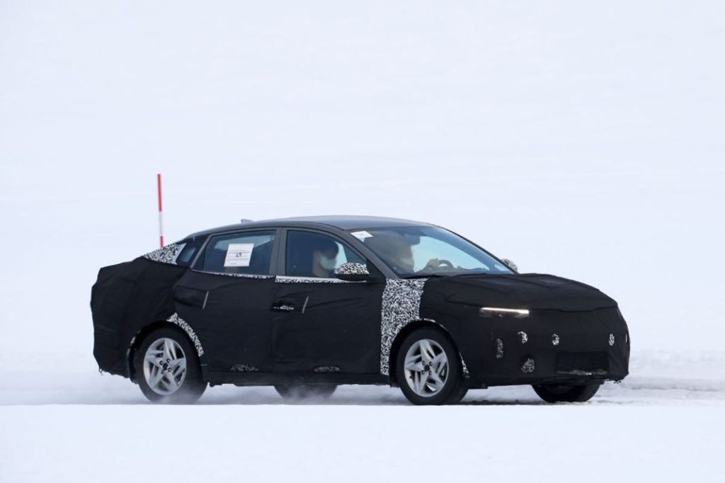 El nuevo Kia Rio Sedán está en marcha 8 Motor16 Kia Rio sedan 6 Motor16