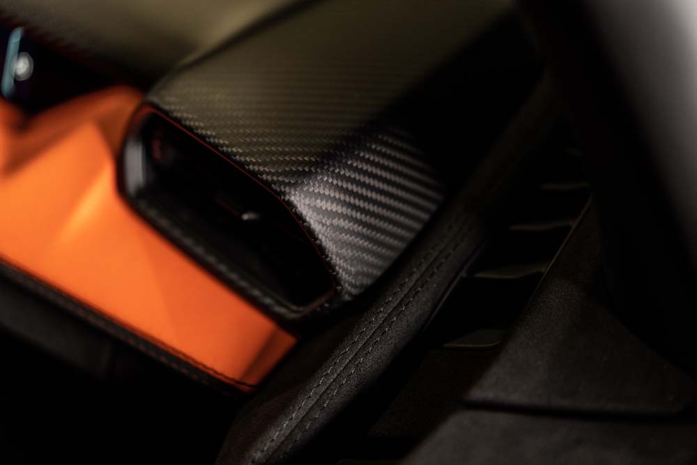 Así es el Lamborghini Revuelto: híbrido enchufable, V12 y 1.015 CV 18 Motor16 Lamborghini Revuelto 10 Motor16