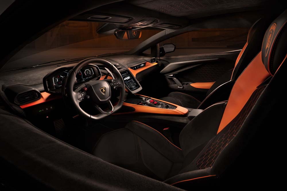 Así es el Lamborghini Revuelto: híbrido enchufable, V12 y 1.015 CV 24 Motor16 Lamborghini Revuelto 16 Motor16