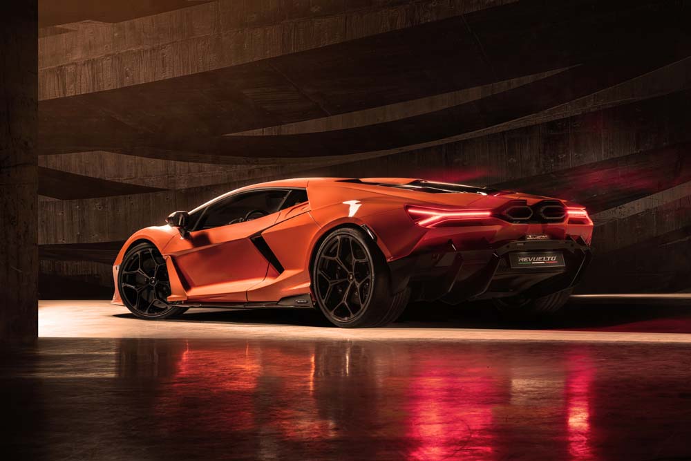 Así es el Lamborghini Revuelto: híbrido enchufable, V12 y 1.015 CV 28 Motor16 Lamborghini Revuelto 20 Motor16