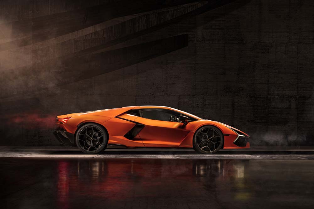 Así es el Lamborghini Revuelto: híbrido enchufable, V12 y 1.015 CV 29 Motor16 Lamborghini Revuelto 21 Motor16