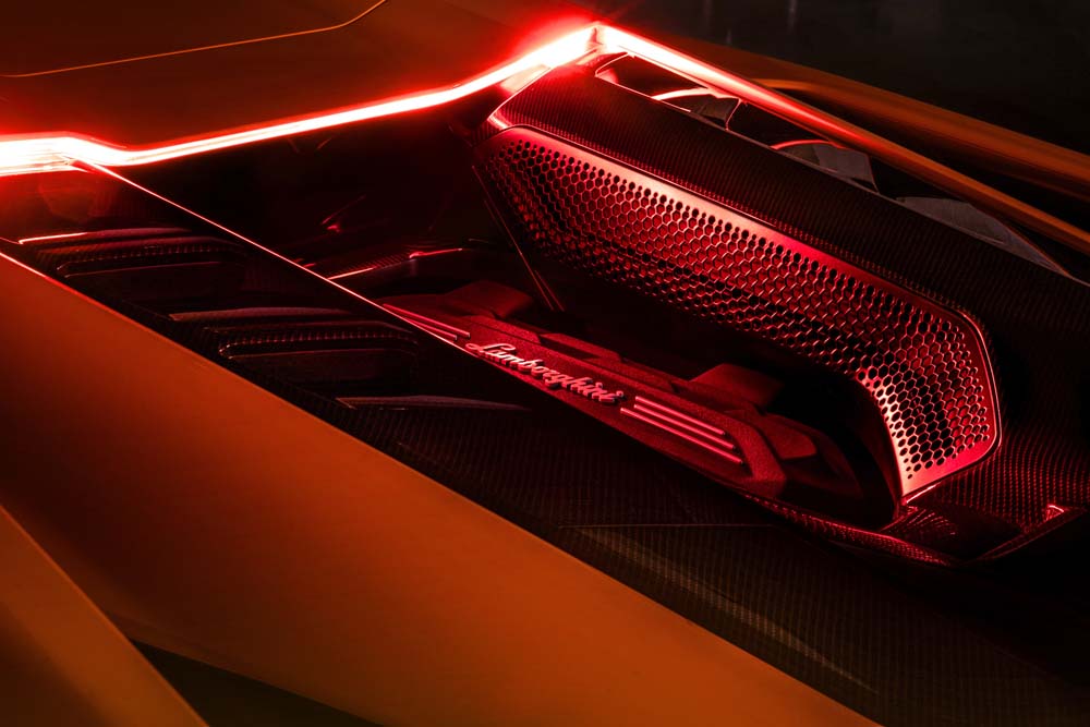 Así es el Lamborghini Revuelto: híbrido enchufable, V12 y 1.015 CV 30 Motor16 Lamborghini Revuelto 22 Motor16
