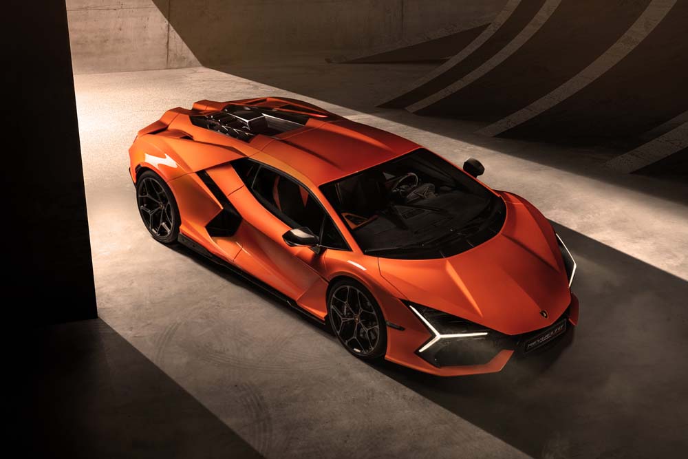 Así es el Lamborghini Revuelto: híbrido enchufable, V12 y 1.015 CV 35 Motor16 Lamborghini Revuelto 27 Motor16