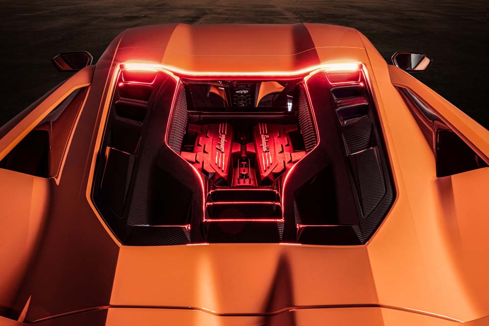 Así es el Lamborghini Revuelto: híbrido enchufable, V12 y 1.015 CV 37 Motor16 Lamborghini Revuelto 29 1 Motor16