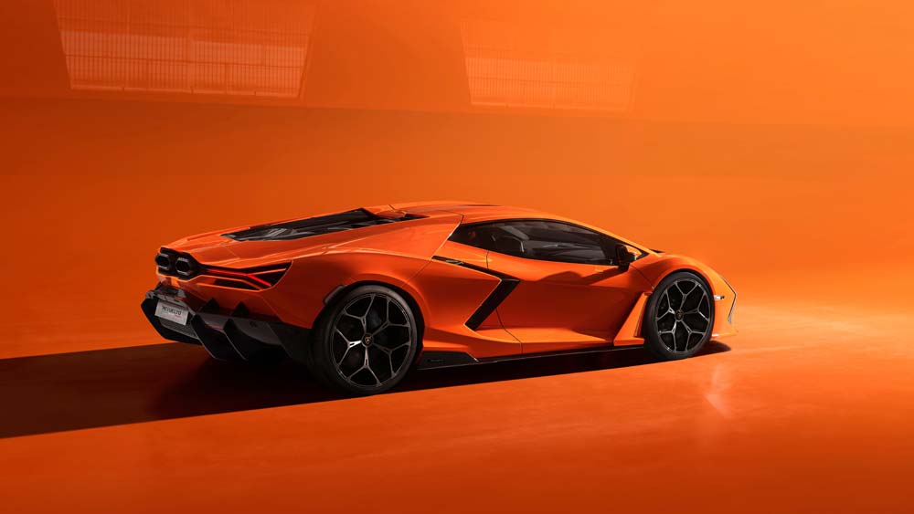 Así es el Lamborghini Revuelto: híbrido enchufable, V12 y 1.015 CV 45 Motor16 Lamborghini Revuelto 37 1 Motor16