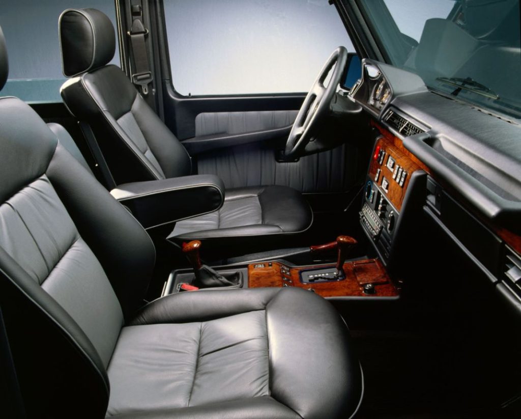 MERCEDES 500 GE V8 7 Motor16