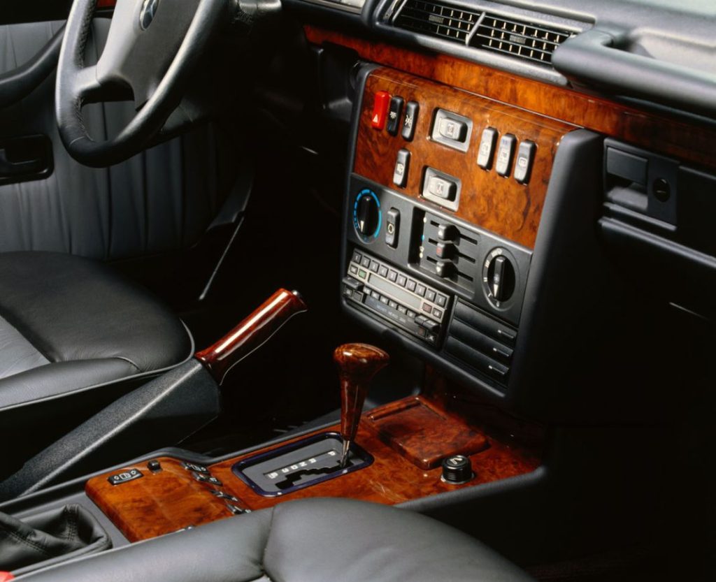 MERCEDES 500 GE V8 9 Motor16