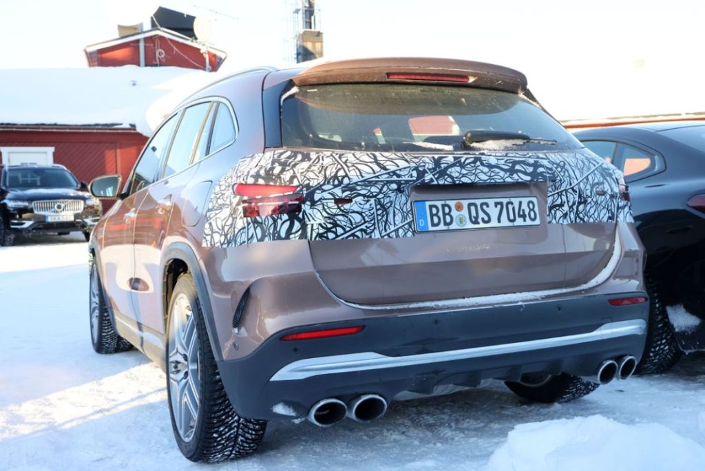 Mercedes AMG GLA45 facelift 7 copia Motor16