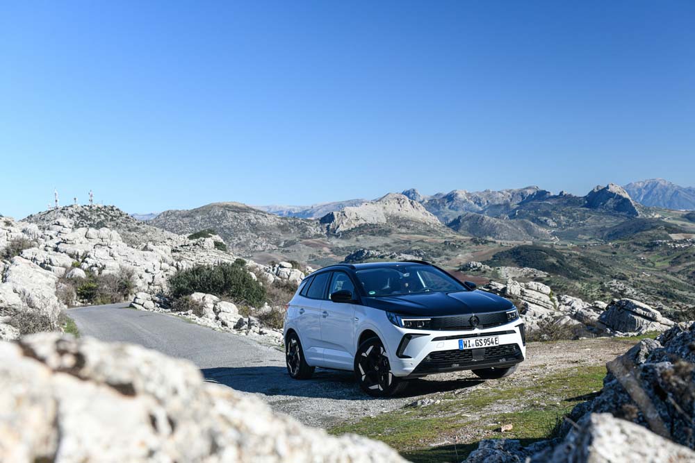 Opel debuta en el Campeonato de España de carreras más 'limpias' 2 Motor16 Opel Grandland GSe