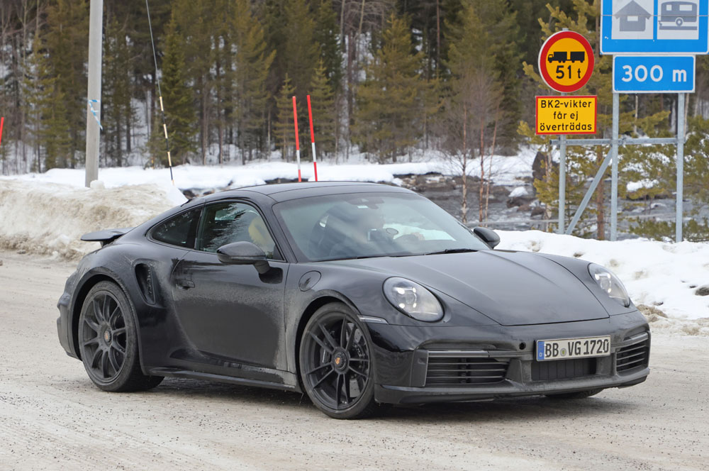 El Porsche 911 Turbo, espiado de nuevo 5 Motor16 Porsche 911 Turbo S facelift 4 Motor16