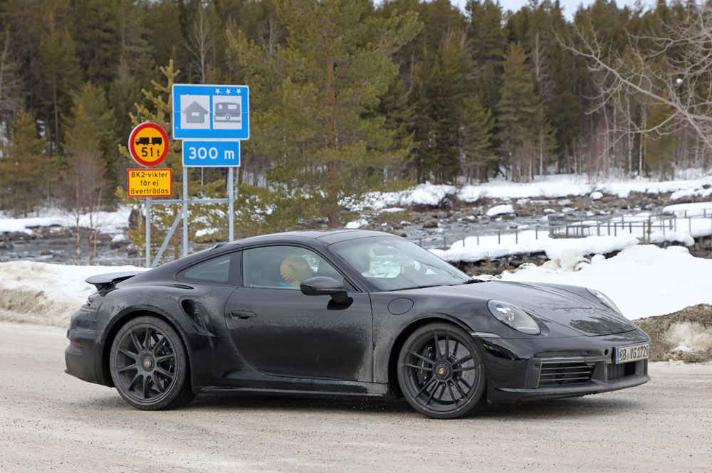 El Porsche 911 Turbo, espiado de nuevo 6 Motor16 Porsche 911 Turbo S facelift 5 Motor16