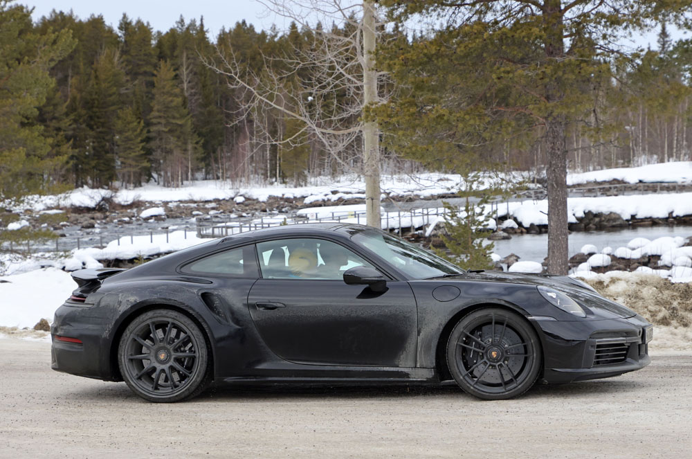 El Porsche 911 Turbo, espiado de nuevo 7 Motor16 Porsche 911 Turbo S facelift 6 Motor16