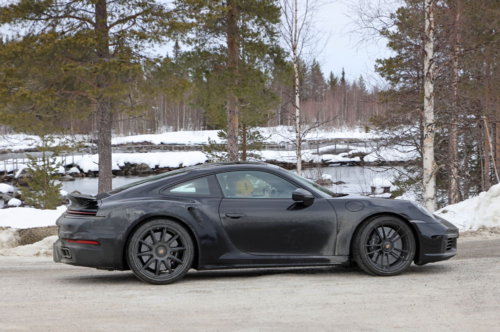 El Porsche 911 Turbo, espiado de nuevo 1 Motor16 Porsche 911 Turbo S facelift 7 Motor16