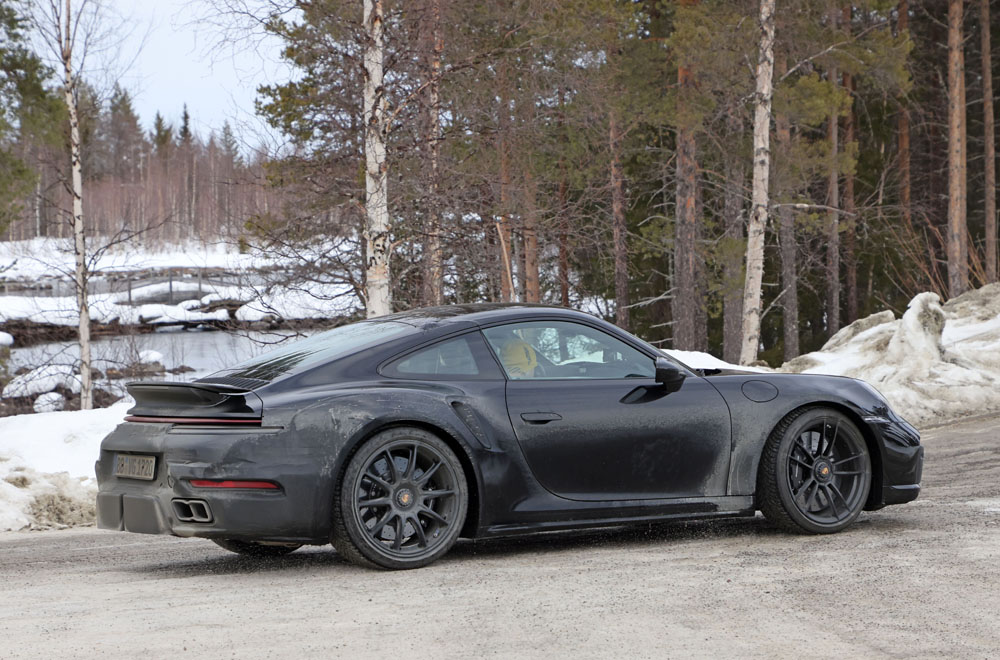 El Porsche 911 Turbo, espiado de nuevo 9 Motor16 Porsche 911 Turbo S facelift 8 Motor16