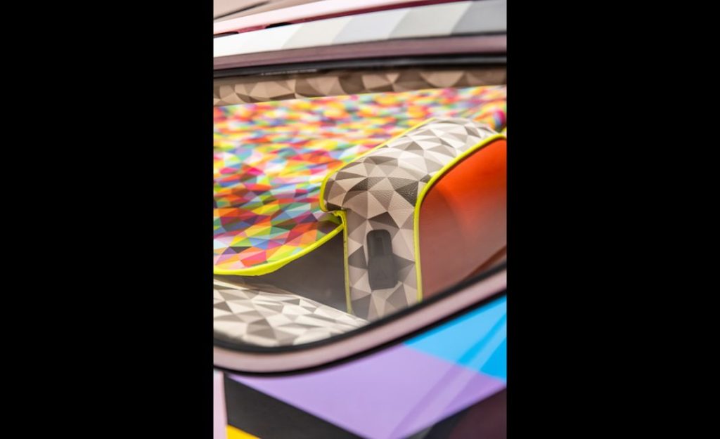 Multicolor: así es el último Porsche Art Car 16 Motor16 Porsche Art Car Okuda San Miguel14 Motor16