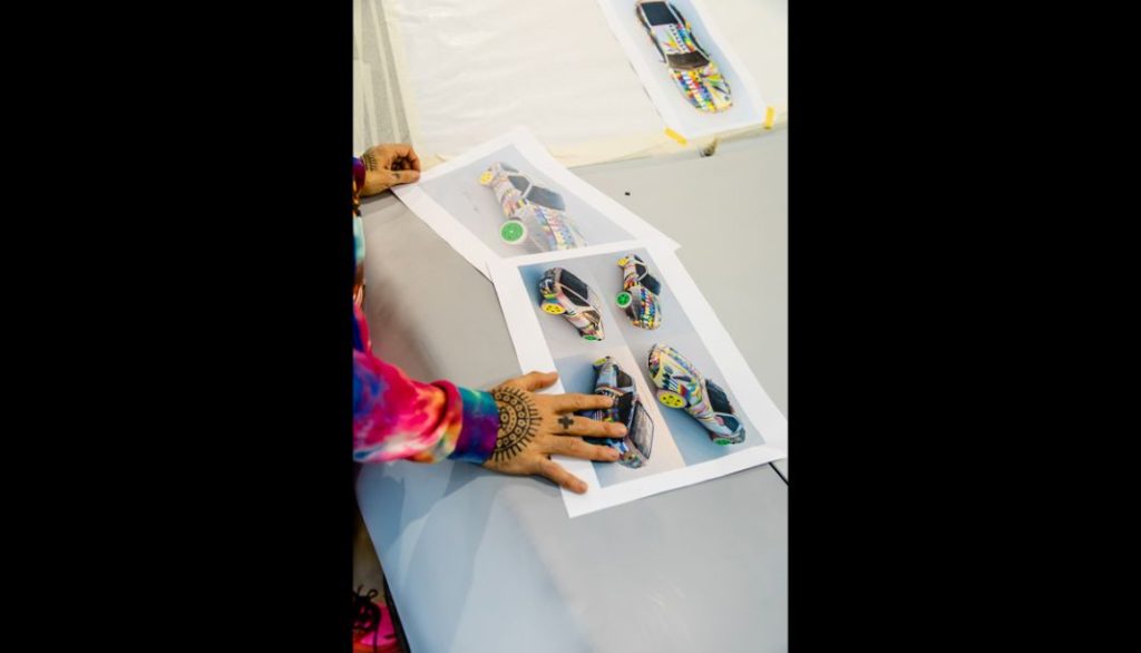 Multicolor: así es el último Porsche Art Car 23 Motor16 Porsche Art Car Okuda San Miguel21 Motor16