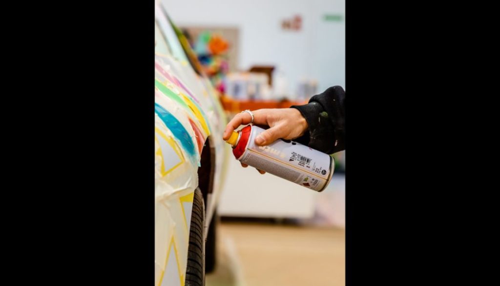 Multicolor: así es el último Porsche Art Car 26 Motor16 Porsche Art Car Okuda San Miguel24 Motor16