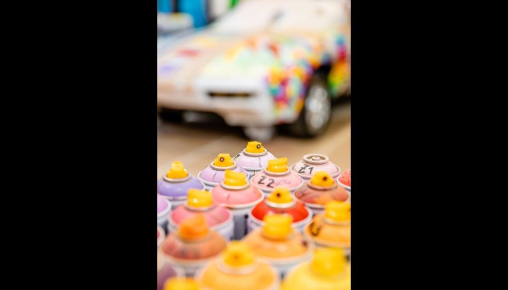 Multicolor: así es el último Porsche Art Car 30 Motor16 Porsche Art Car Okuda San Miguel28 Motor16