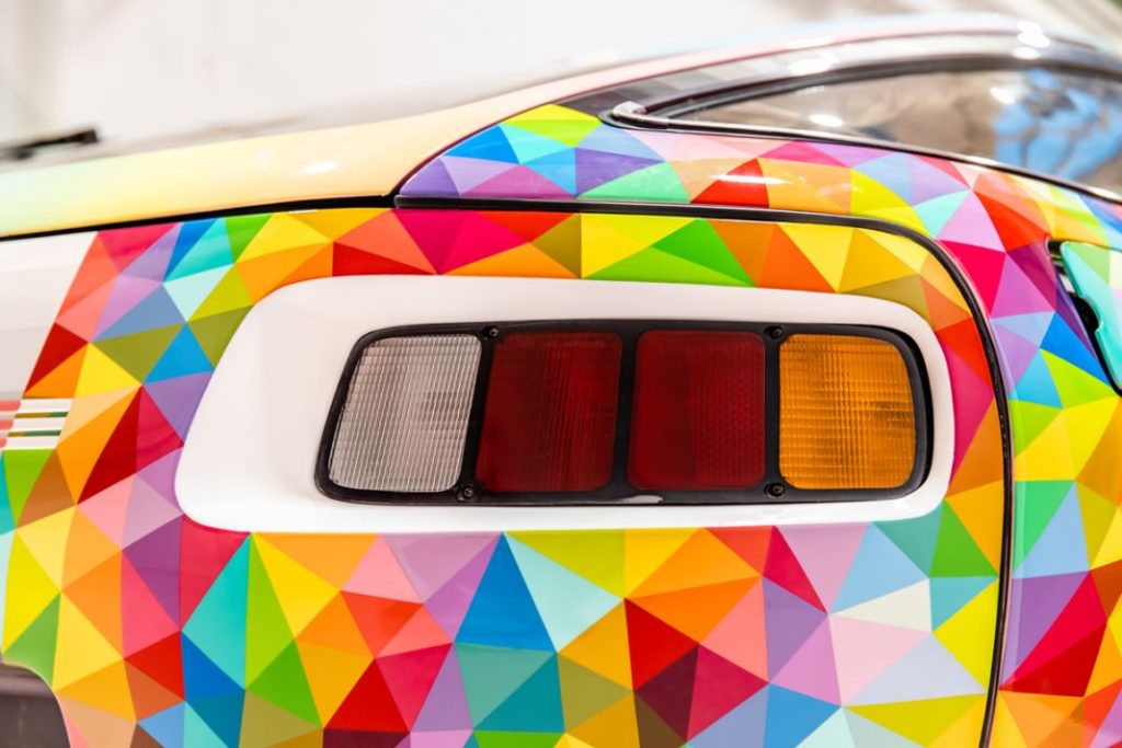 Multicolor: así es el último Porsche Art Car 6 Motor16 Porsche Art Car Okuda San Miguel4 Motor16