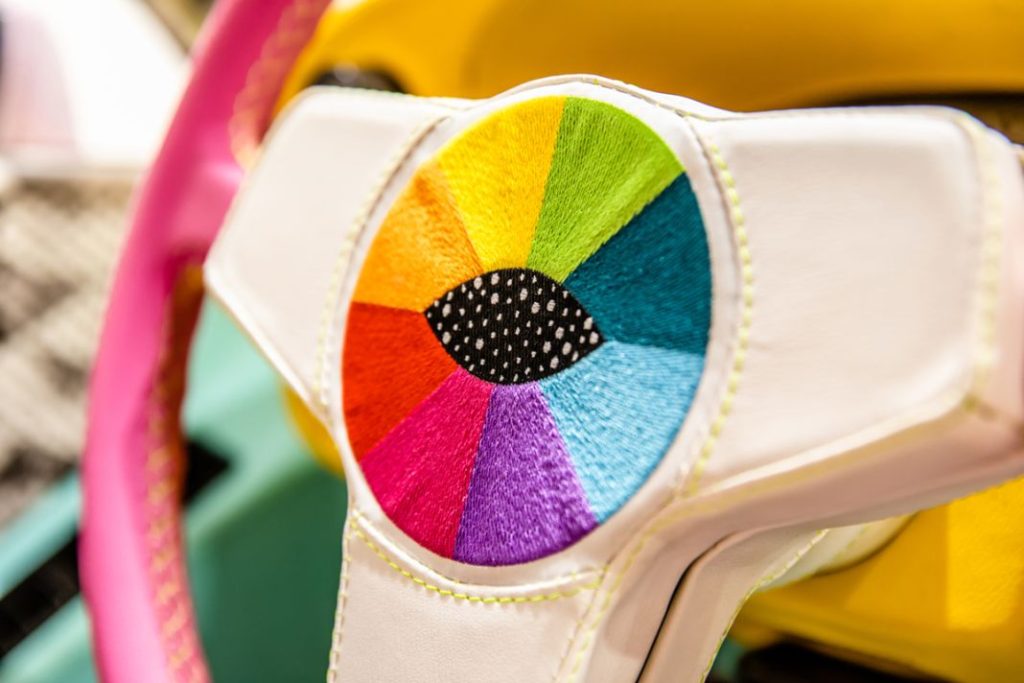 Multicolor: así es el último Porsche Art Car 9 Motor16 Porsche Art Car Okuda San Miguel7 Motor16