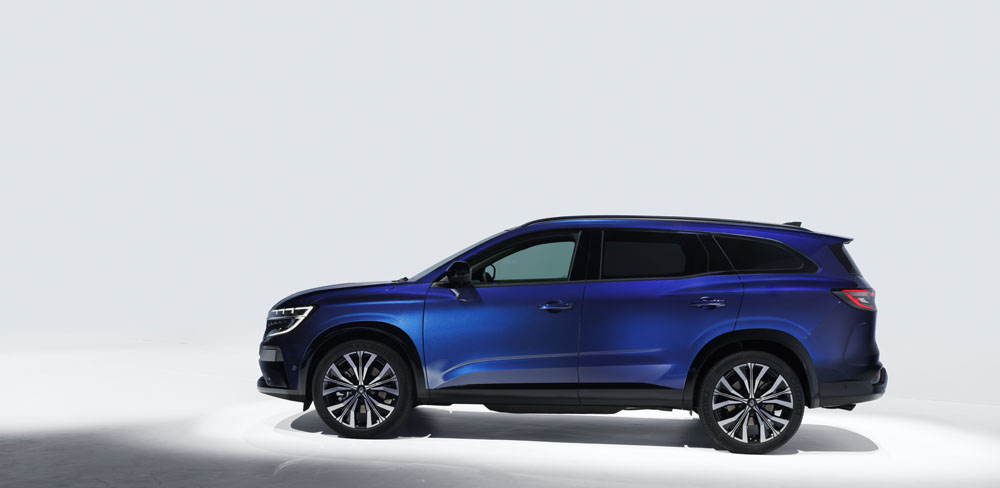 2023 Renault Espace. Imagen estática perfil.