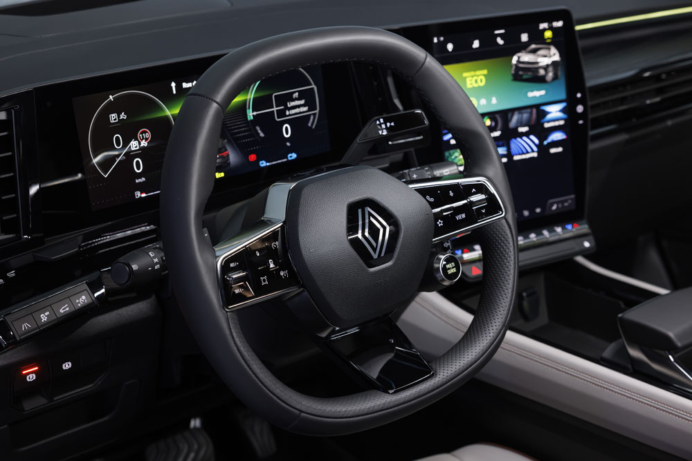 2023 Renault Espace. Imagen salpicadero.