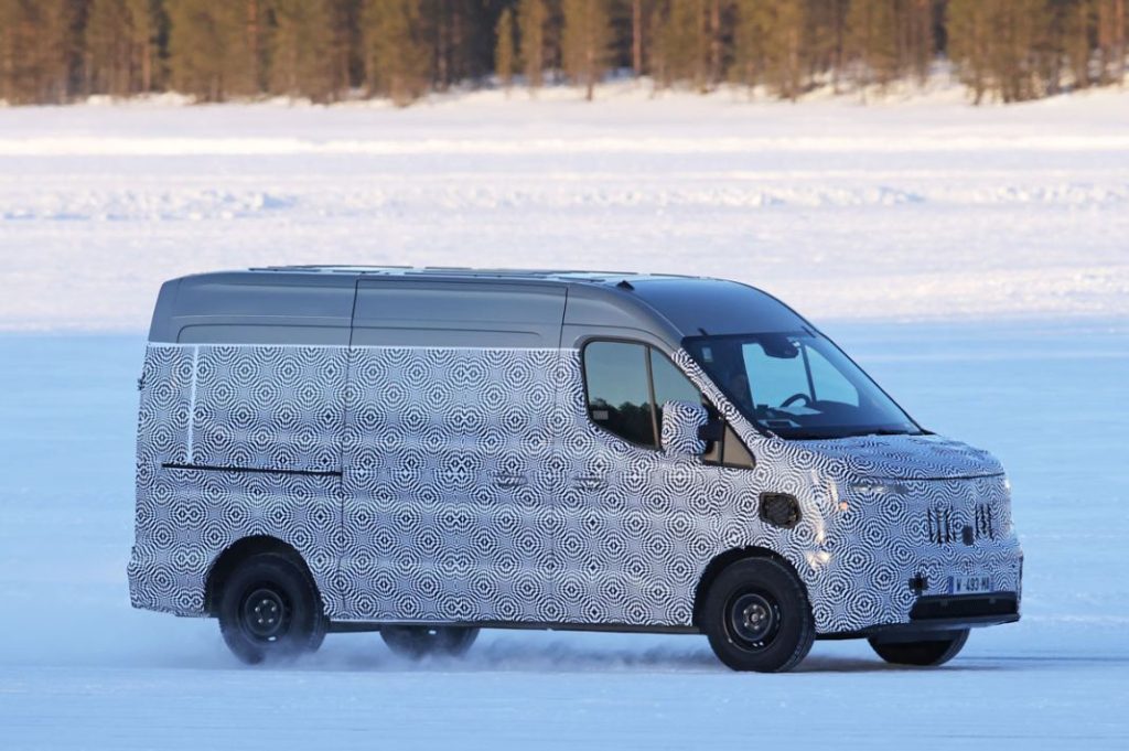 Renault Master Electric Van 5 Motor16