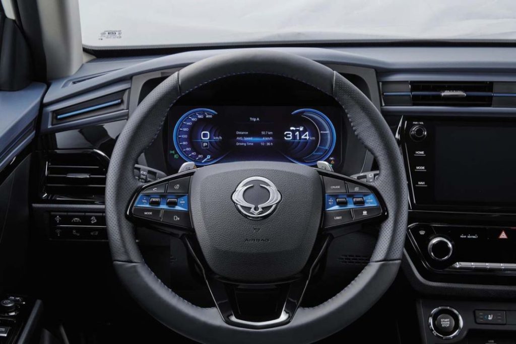 SsangYong Korando e-Motion: Conducimos el primer eléctrico de la marca coreana 17 Motor16 SsangYong Korando e Motion volante Motor16