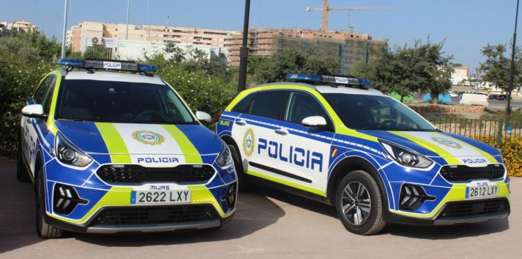 Todos los secretos del nuevo coche híbrido enchufable de la Policía Nacional 106 Motor16 económicos