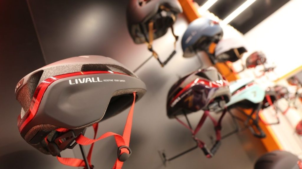 El casco más inteligente es 'made in Spain' y capaz de hablar con la DGT 6 Motor16 casco