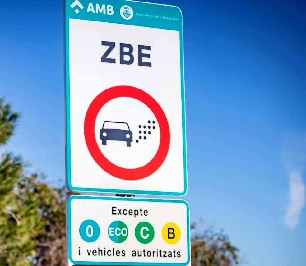Una ciudad española que no existe está obligada a crear una zona de bajas emisiones ZBE 158 Motor16 Señal indicativa de ZBE