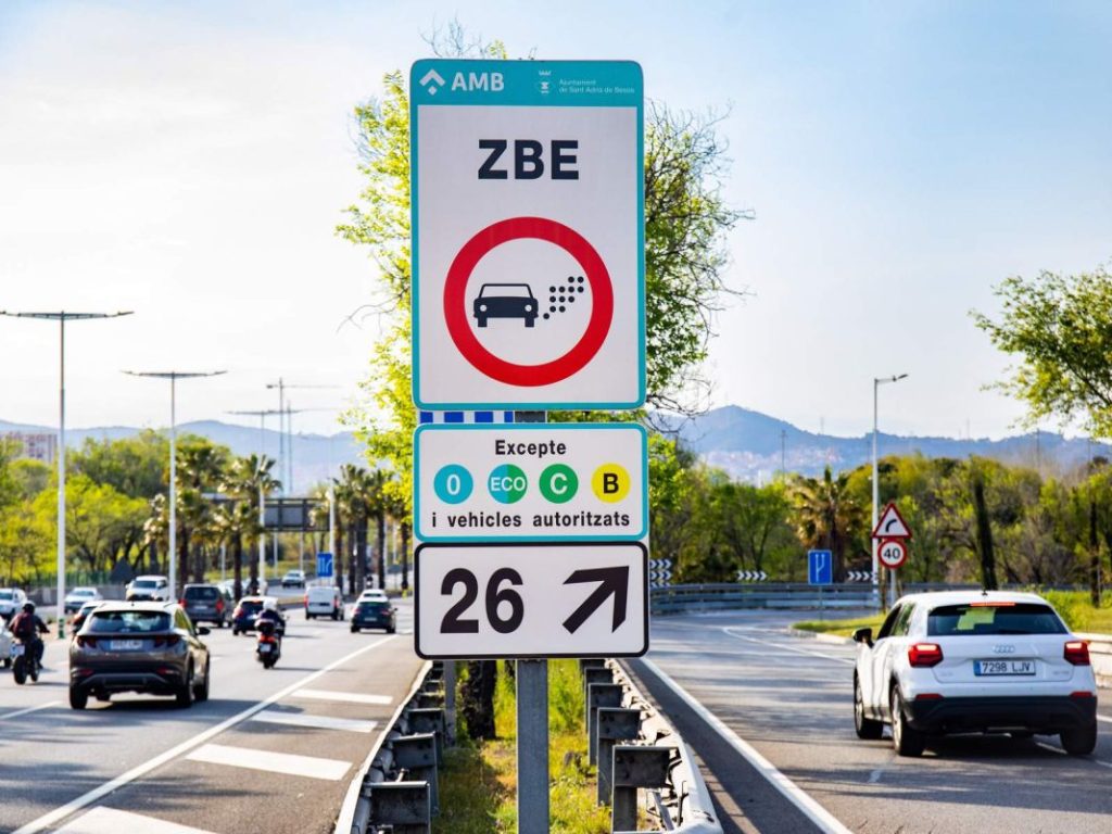 Esta es la inexistente ciudad española que está obligada a tener una zona ZBE 143 Motor16 habitantes