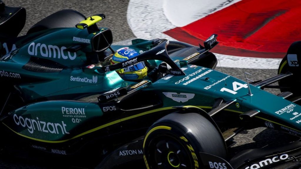 Fernando Alonso es el único piloto que sabe exprimir el motor de su Aston Martin, que ya usó en 2007 121 Motor16 carrera