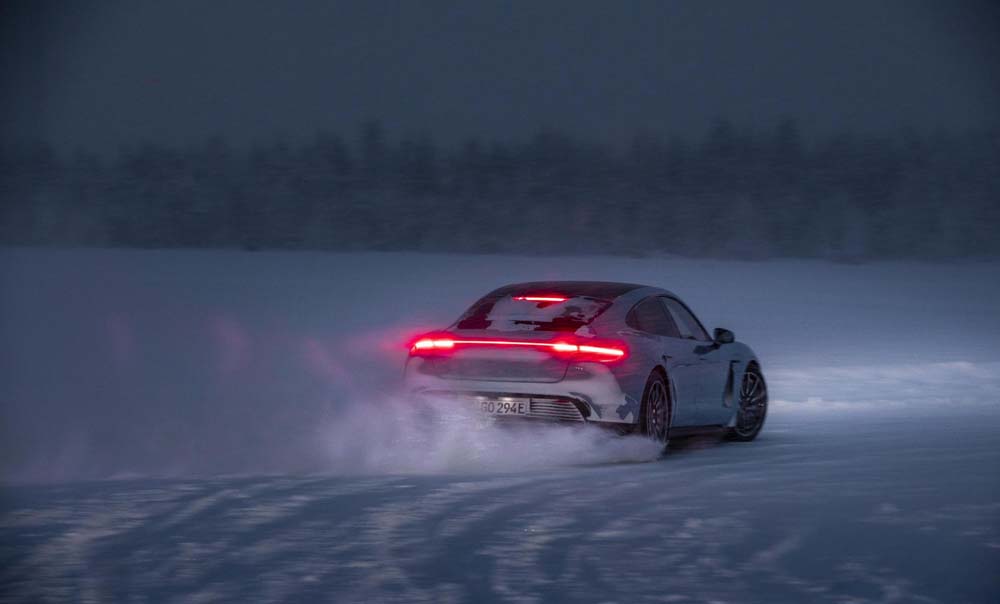 Porsche te explica el equilibrio entre frenar y recuperar energía 1 Motor16 Porsche