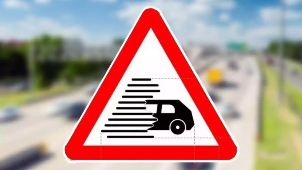 Estas son las 10 preguntas más falladas en 2023 del examen de conducir ¿aprobarías tú? 40 Motor16 senal Motor16