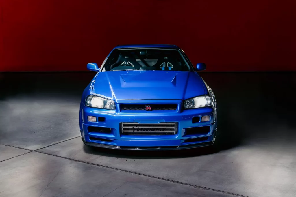 2002 Nissan GT-R Fast & Furious Bonhams. Imagen estática frontal.