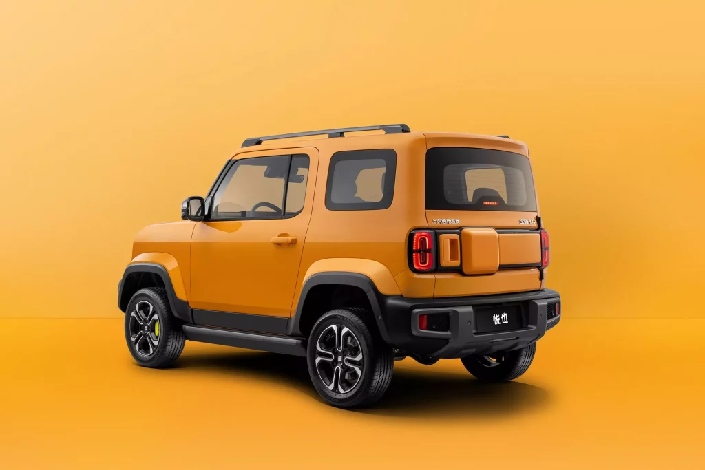 2023 Baojun Yep. Imagen estudio trasera.