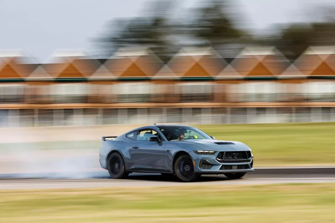 2023 Ford Mustang. Imagen portada.
