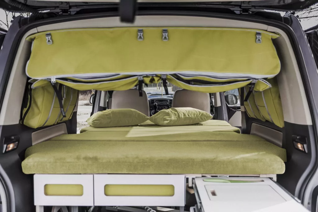 2023 Irmscher Volkswagen T6.1 Cross. Imagen módulo 'i Box'.