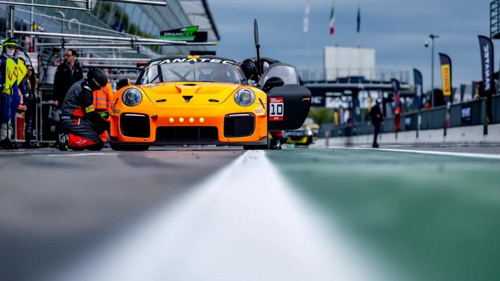 2023 Porsche 911 GT2 RS Clubsport Evo 7 Motor16