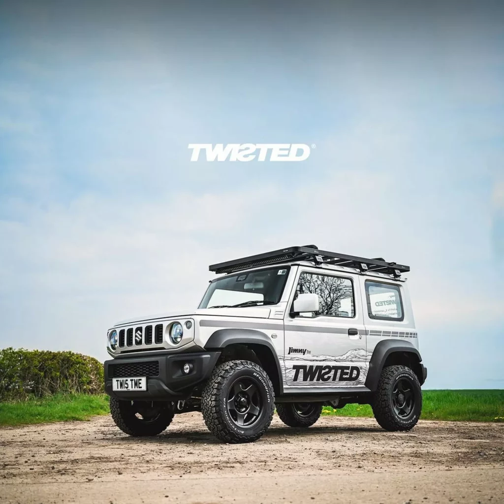 2023 Suzuki Jimny Twisted Automotive. Imagen gris.
