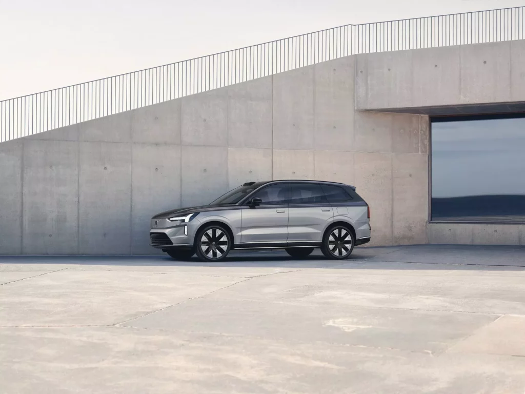 2023 Volvo EX90 Excellence 12 Motor16