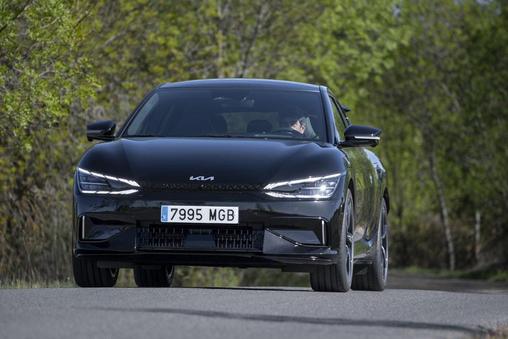 Conducimos el Kia EV6 GT, un silencioso matagigantes 10 Motor16 2023 kia ev6 gt al volante 13 Motor16