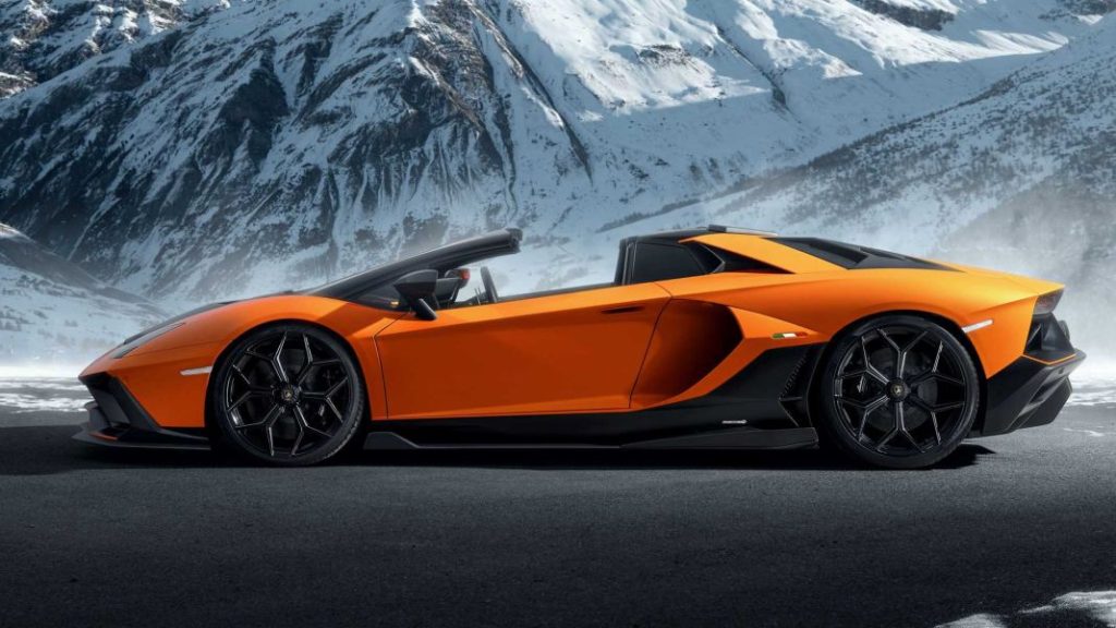 Este Lamborghini Aventador Ultimae retocado por Novitec hará que te olvides del Revuelto 2 Motor16 2023 Lamborghini Aventador Ultimae. Imagen estática lateral.