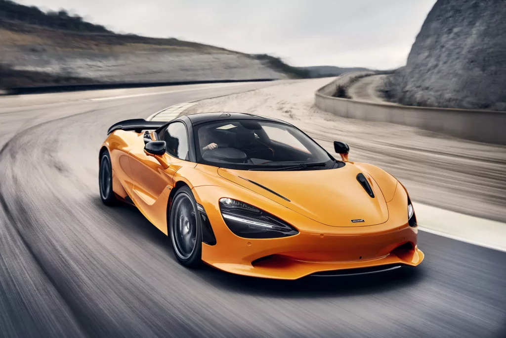 2023 mclaren 750s coupe 14 Motor16