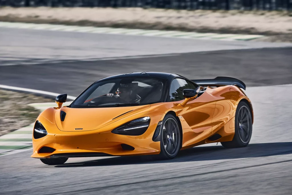 2023 mclaren 750s coupe 15 Motor16