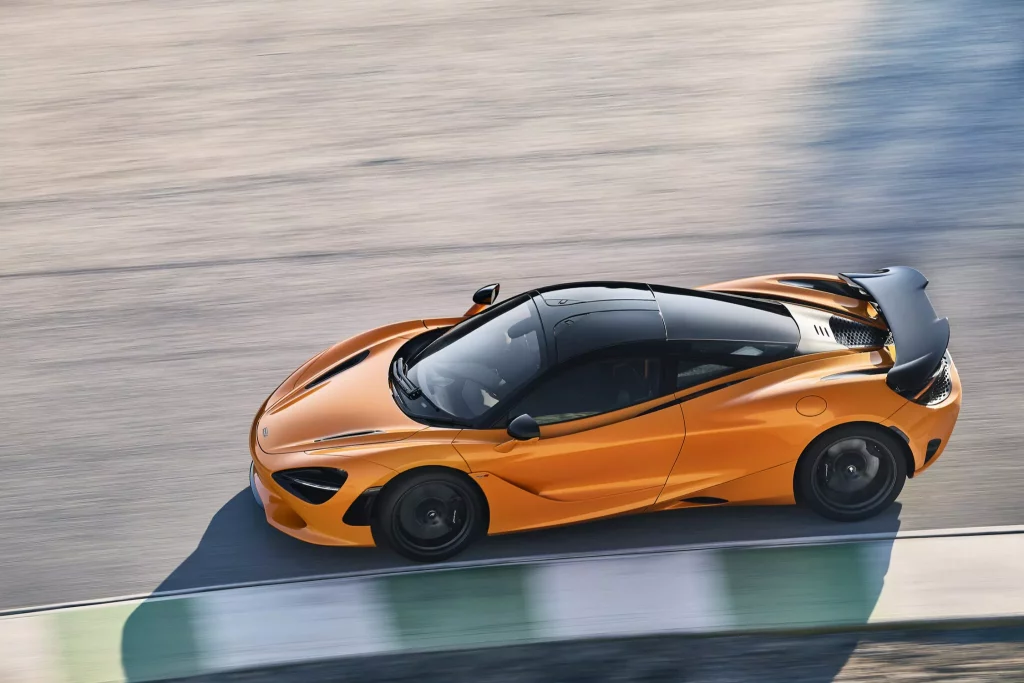 2023 mclaren 750s coupe 18 Motor16