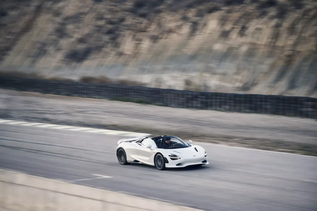 2023 mclaren 750s spider 18 Motor16