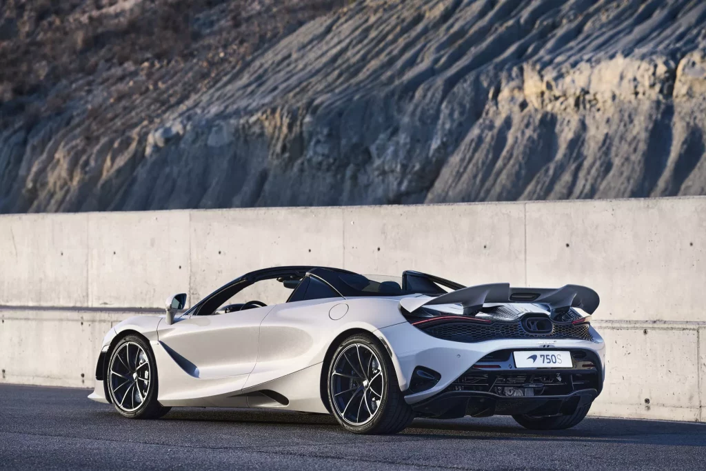 2023 mclaren 750s spider 24 Motor16