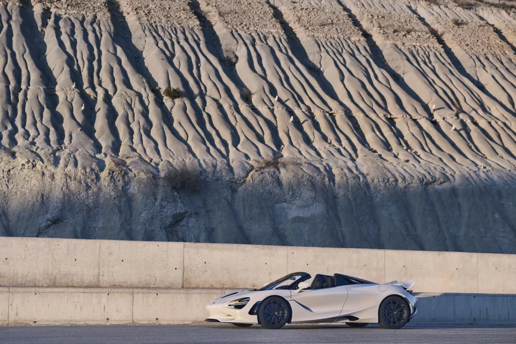 2023 mclaren 750s spider 25 Motor16